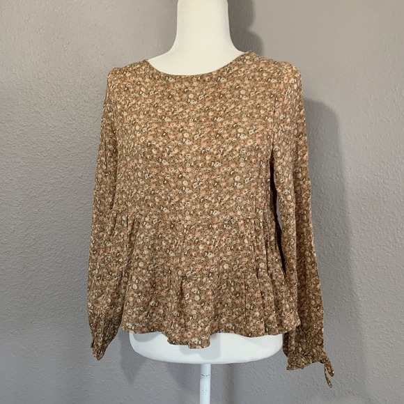 Lazy‎ Sundays Beige Floral Long Sleeve Ruffle Hem Keyhole Tunic Size Medium NWT - Picture 1 of 7
